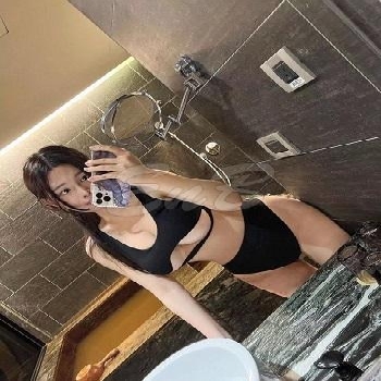 24 Year Curvacious Asian Escort IvyRosanleen